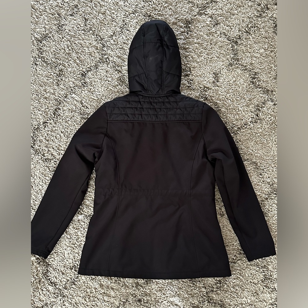 Women’s MediumNew Balance Fleeced line coat in Black.